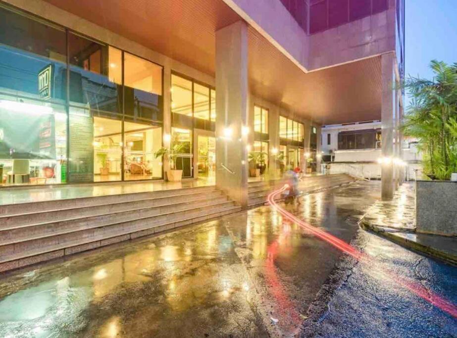 Selfcheckin Omni Tower Sukhumvit4 Nana Asoke Bts Mrt Hispeed Wifi Pool&gym Apartamento