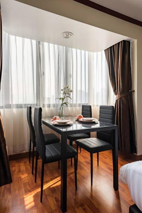 Selfcheckin Omni Tower Sukhumvit4 Nana Asoke Bts Mrt Hispeed Wifi Pool&gym Apartamento